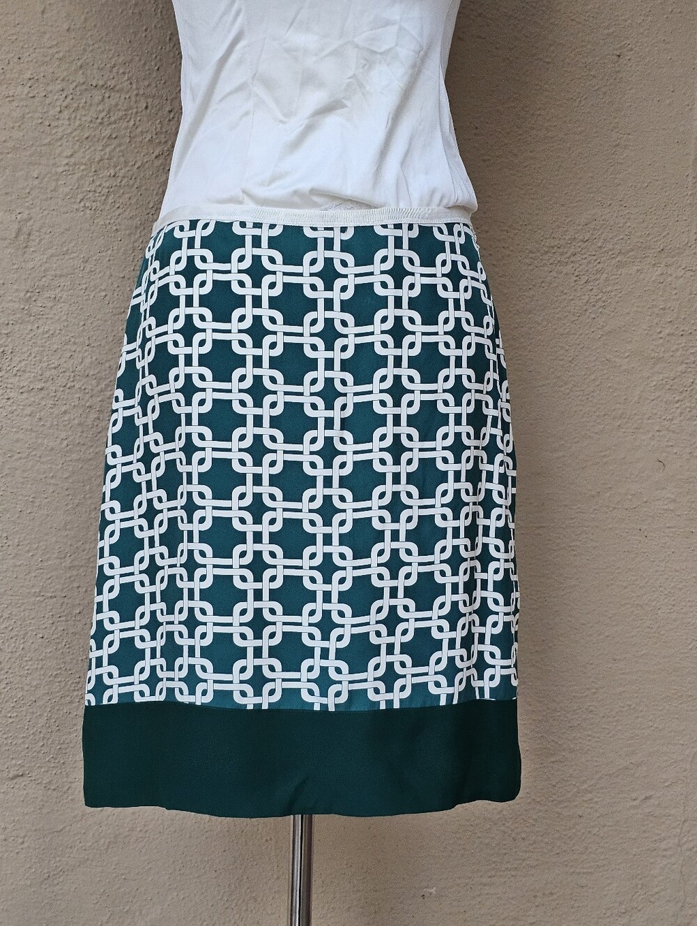 Banana Republic 100% Silk Skirt In Green W/ Geometric Chain Links All Over Sz 4